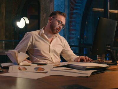 熬夜上班族最愛的「週末補眠」真的有用嗎？