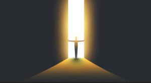 一名人影站在明亮的光門前，彷彿踏入另一個境界，象徵瀕死經驗（NDE）中常被描述的光與平靜。