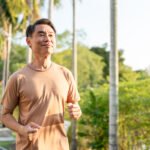 走路速度變慢正常嗎？從步伐看肌力、老化與身體功能